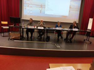 Table ronde sur La dilution des fonctions familiales