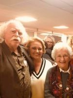 Hommage public à Alberto Eiguer, plus de 20 ans directeur de la revue Le divan familial. 18 janvier 2020 Hommage public à Alberto Eiguer, plus de 20 ans J. Gonzalez Rojas, G. Mevel, E. Gayan, E. Granjon, AM Guehria AE directeur de la revue Le divan familial. 18 janvier 2020